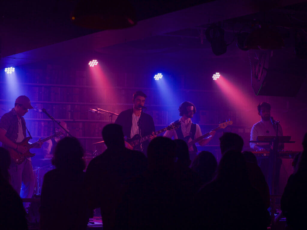 Tin Palace live