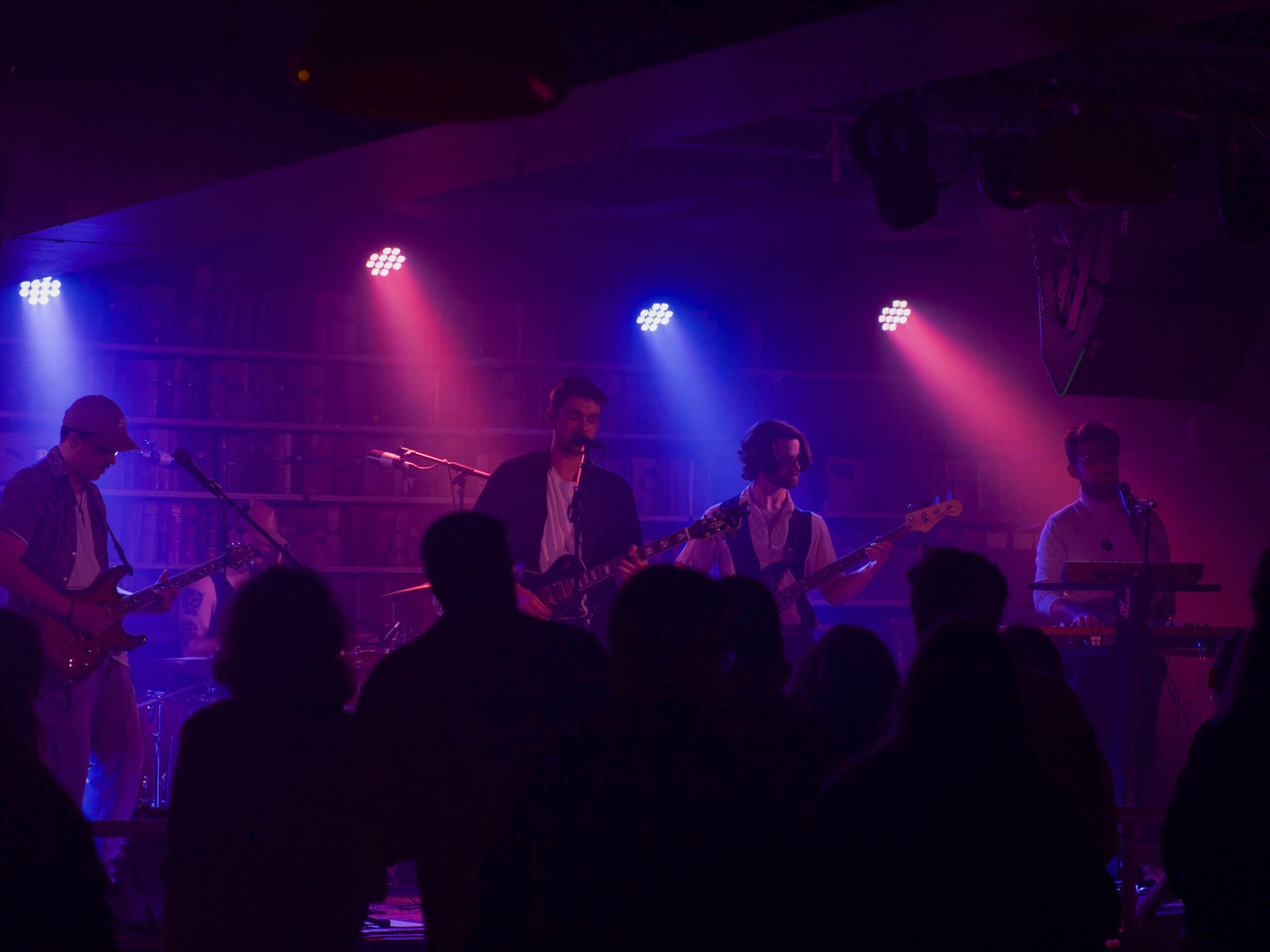 Tin Palace live